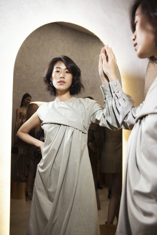 Siêu mẫu Hà Anh khoe thần thái cuốn hút trong sự kiện-11