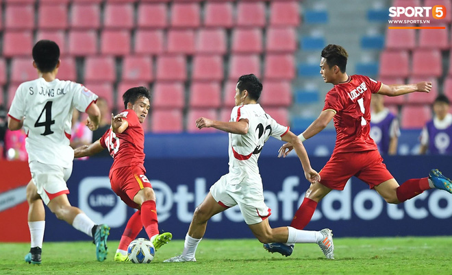 Khoảnh khắc đáng buồn nhất VCK U23 châu Á 2020: Đình Trọng nhận thẻ đỏ, U23 Việt Nam mất hết sau trận đấu với CHDCND Triều Tiến-8