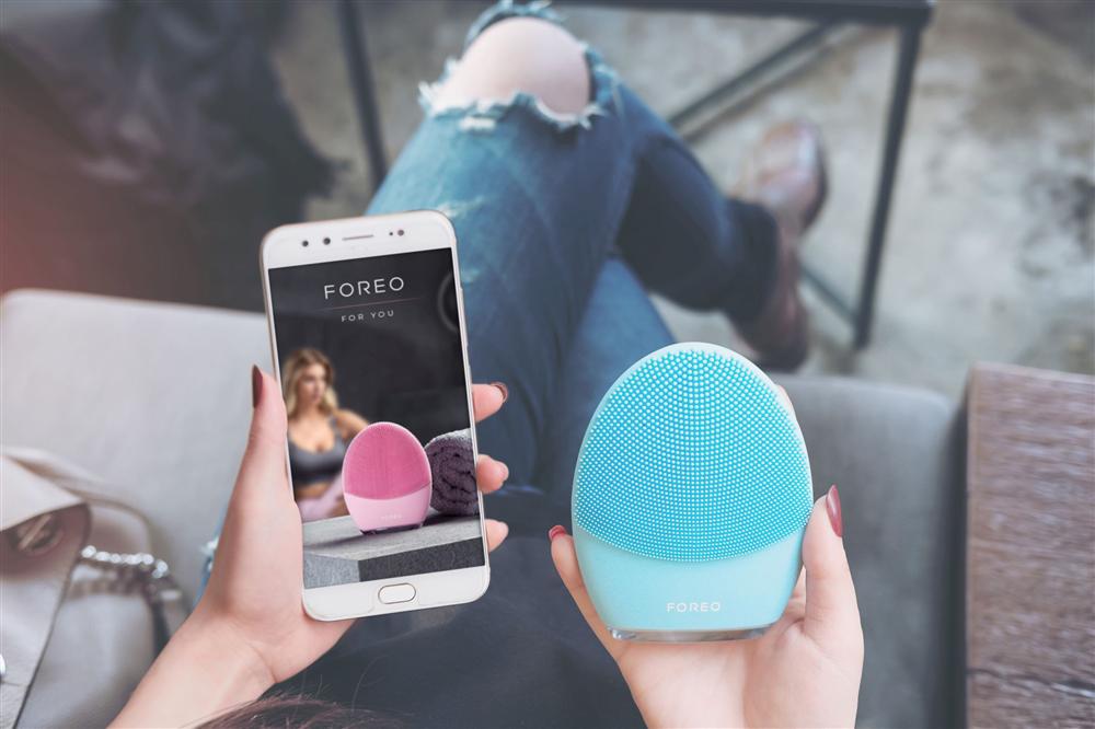 Chi 4 triệu mua máy rửa mặt, 3 cô nàng với 3 loại da đã nhận được kết quả khác biệt-2