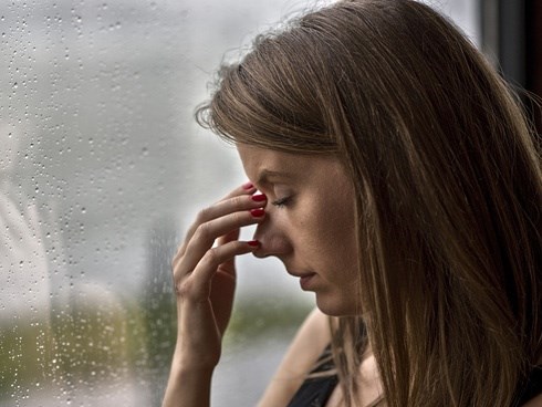 Những dấu hiệu xuất huyết não nhưng nhiều người ngỡ là chứng đau đầu thông thường: Chủ quan chậm trễ đến viện khiến nguy cơ biến chứng cao, thậm chí có thể mất mạng