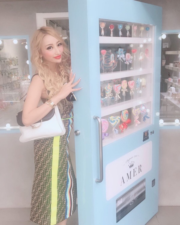 Tiêu xài hết gần 22 tỷ của chồng, mẫu Nhật&nbsp;đòi ly hôn vì nửa kia không còn tiền cho mình ăn chơi-3