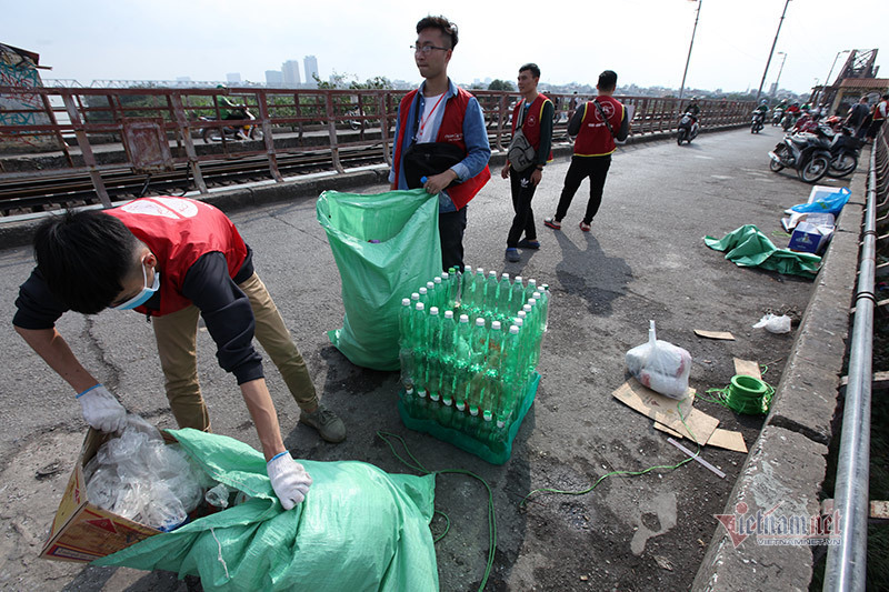 Sư thầy, học sinh, sinh viên kiên trì bảo vệ môi trường ngày ông Công, ông Táo-13