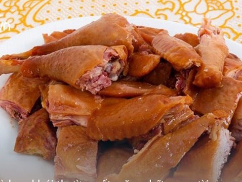 Gà hun khói rất ít dinh dưỡng, chuyên gia cảnh báo những người sau tuyệt đối không nên ăn