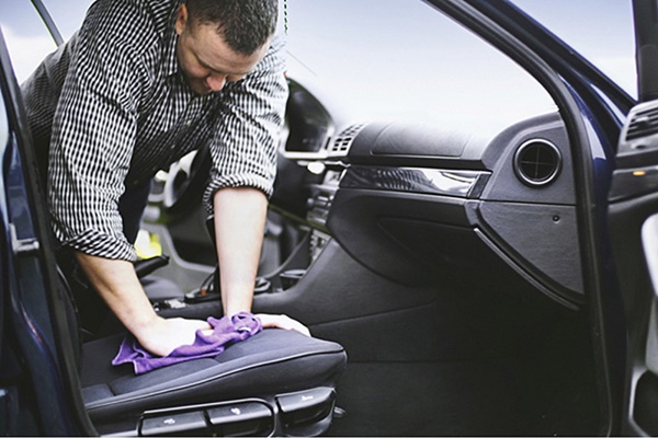 8 mẹo vệ sinh nội thất ô tô đơn giản và nhanh gọn để đón Tết-1