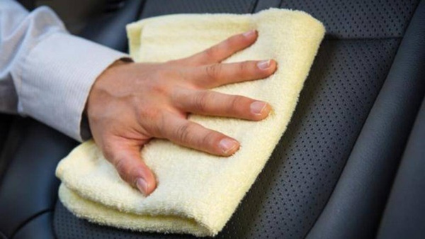 8 mẹo vệ sinh nội thất ô tô đơn giản và nhanh gọn để đón Tết-4