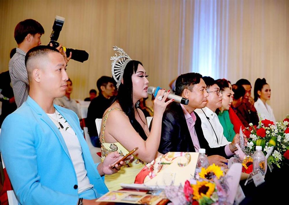 Phi Thanh Vân nóng bỏng ở tuổi 40, nhan sắc khác lạ sau 20 lần dao kéo-5