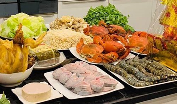 Cả năm cho ông Táo ăn lẩu, mâm cỗ cúng 23 tháng chạp nhà Lã Thanh Huyền gây bất ngờ-3