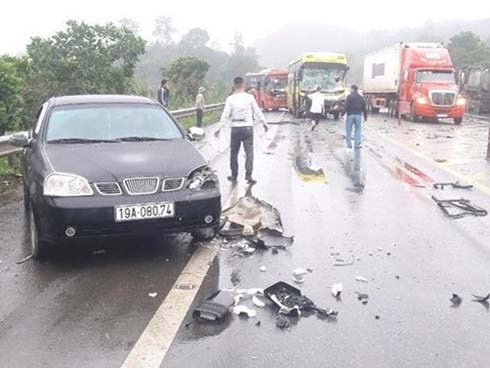 Tai nạn liên hoàn trên cao tốc Nội Bài - Lào Cai