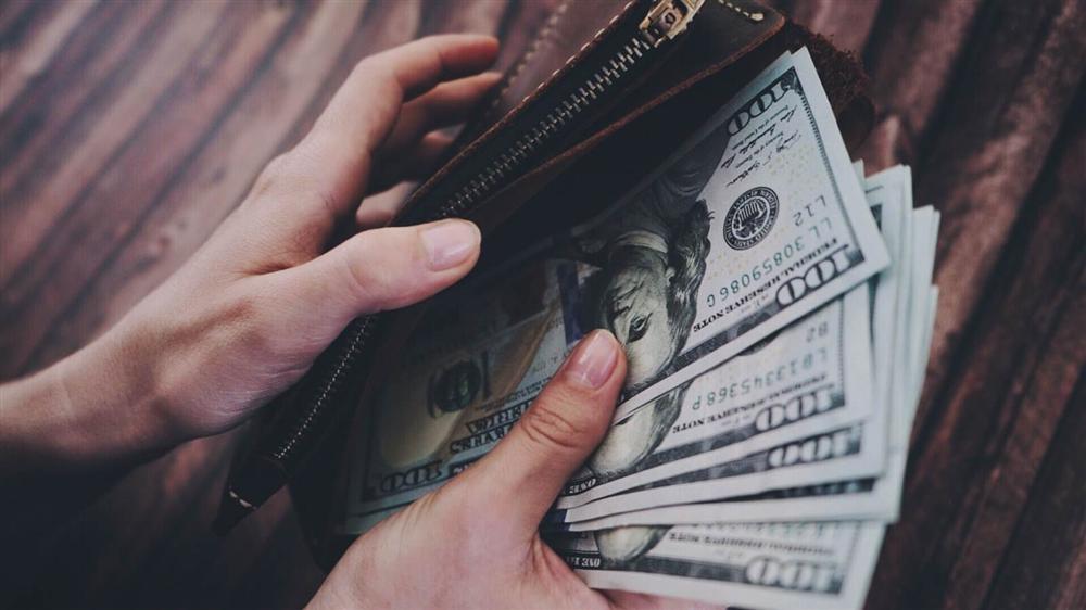 Dân công sở điêu đứng vì thưởng Tết vừa về đã bị trừ thuế nặng: Quy định và công thức tính ra sao?-4