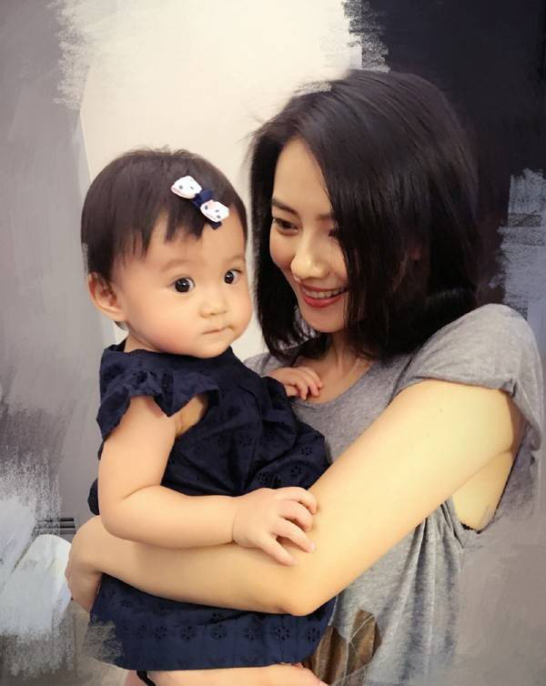 Mẹ chồng cho cháu ngoại chục triệu mua quần áo còn cháu nội bà bảo: Mặc lại đồ cũ cho đỡ phí, con dâu ngấm ngầm làm việc này khiến bà lập tức thay đổi-2