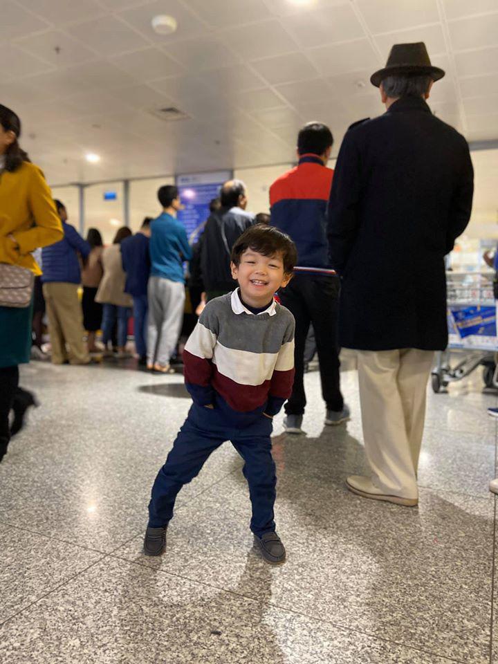 4 tháng học tập bên trời Tây, bé Tỏi về nhà ăn Tết khiến Kỳ Hân cũng bất ngờ vì con trai trưởng thành thấy rõ-1