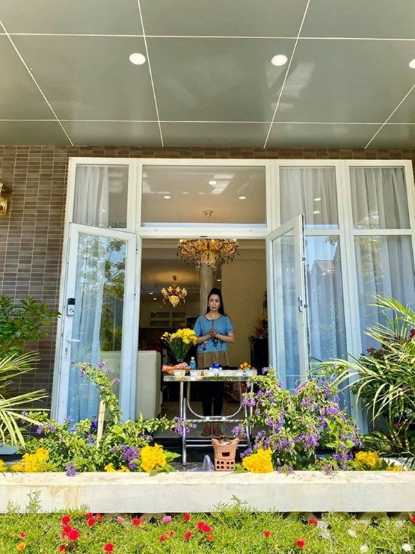 Từng yêu nhau 9 năm Quyền Linh giờ ở nhà to, Trịnh Kim Chi được chồng tặng biệt thự 200m2-9