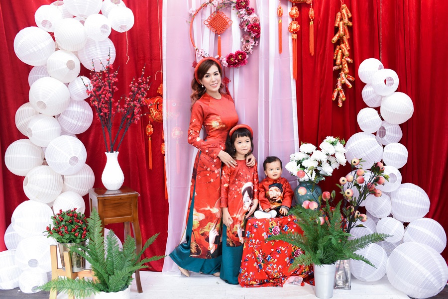 Gia đình Mai Thỏ mặc áo dài xuân chụp ảnh để ủng hộ trẻ em thiếu may mắn-2