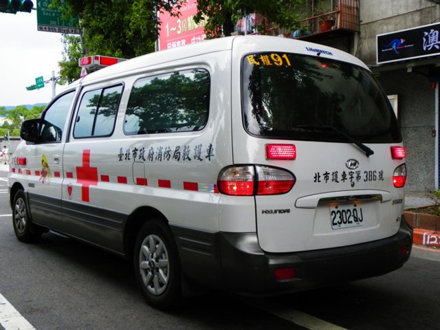 Bé trai qua đời thương tâm vì bị mẹ và bạn trai nhốt trong nhà vệ sinh 3 ngày-2