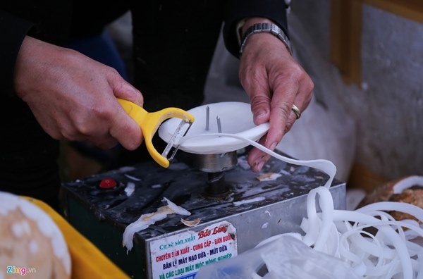 Thu về 30-50 triệu mỗi ngày từ bán dừa làm mứt-5