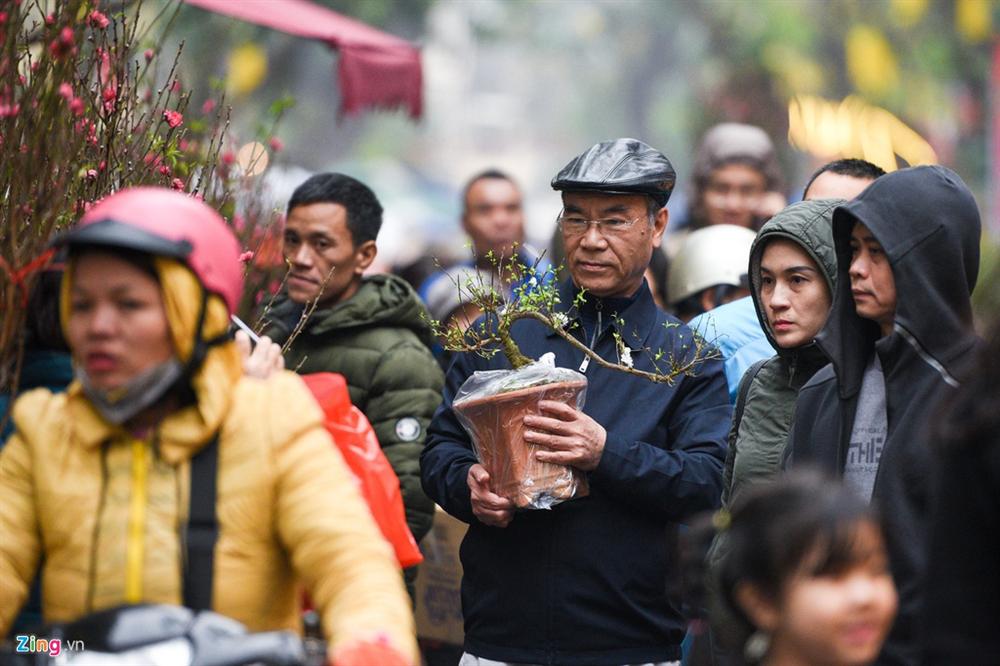 Người Hà Nội sắm Tết trong thời tiết 16 độ C-4