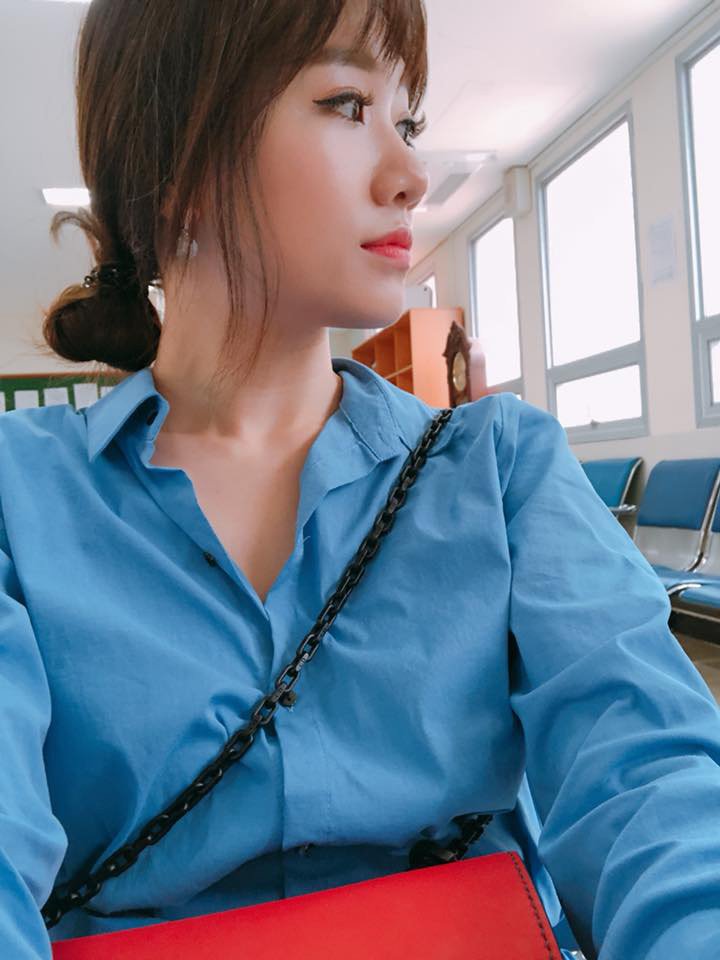 Vừa trang điểm vừa ăn nho, Hari Won vẫn có một diện mạo long lanh khó tả-7