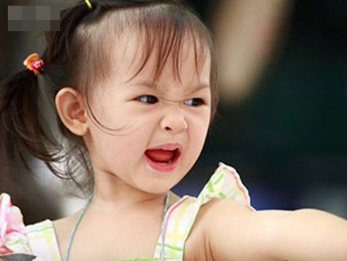 Con gái 5 tuổi hỏi Bà nội ơi, sao bà hay đến nhà cháu ăn cơm thế?, câu trả lời kịp thời của mẹ được nhiều người khen ngợi-3