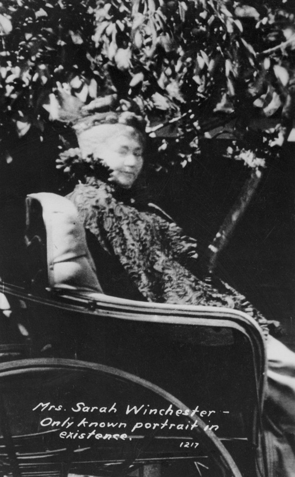 Sinh ra trong gia đình quyền quý, cô tiểu thư có cuộc đời bi kịch khi chồng con qua đời quyết định xây căn biệt thự gắn với những điều rùng rợn-3