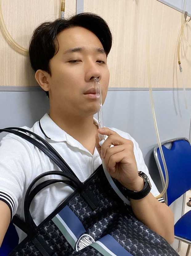 Đại gia đình Trấn Thành tụ họp ăn tiệc tất niên nhưng vẻ xanh xao của nam MC sau thời gian kiệt sức mới gây chú ý-2