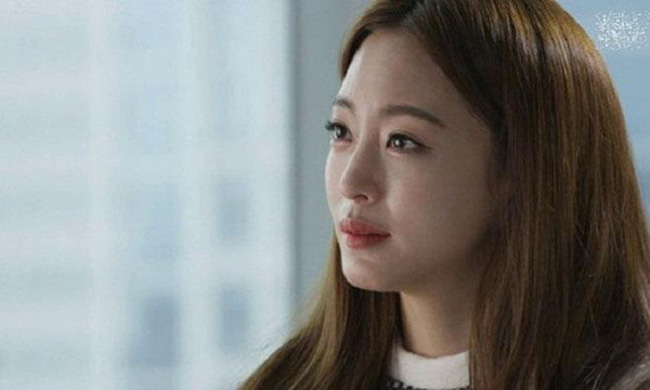 Cuối năm mẹ chồng khoe với hàng xóm Dâu út nhà này giỏi giang lắm, nàng dâu trưởng cười nhẹ biếu hàng xóm giỏ quà đắt đỏ khiến mẹ chồng tái mặt-1