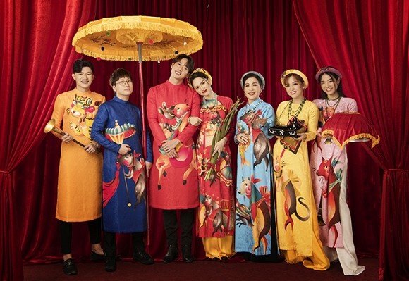 Tan chảy trước loạt khoảnh khắc Hương Giang e ấp, tình tứ tựa vai áp má Tuấn Trần-9