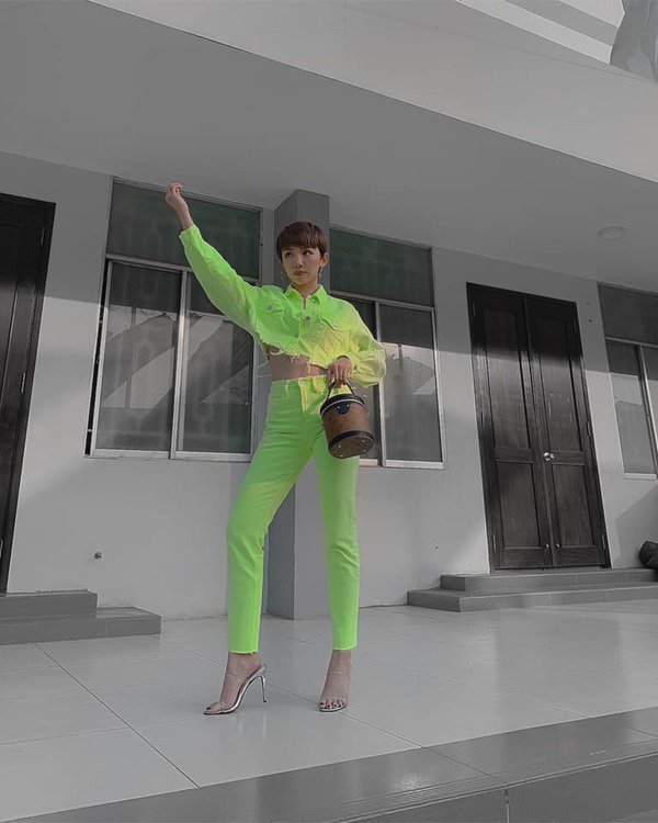 Tóc Tiên đích thị là nàng tắc kè hoa của showbiz Việt, mỗi ngày diện một màu nổi bần bật-14