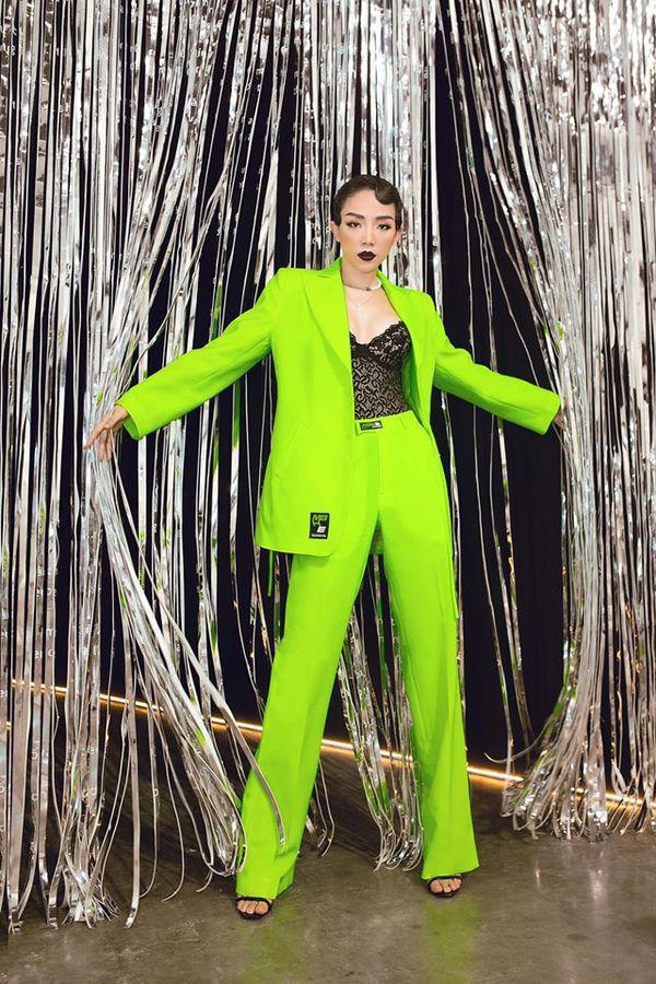 Tóc Tiên đích thị là nàng tắc kè hoa của showbiz Việt, mỗi ngày diện một màu nổi bần bật-4