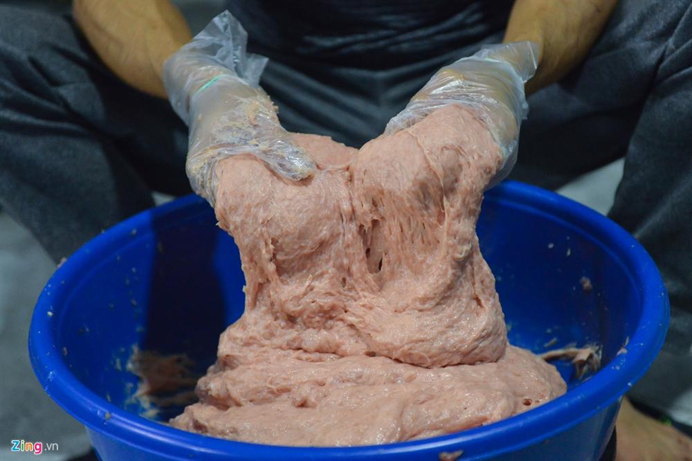 Làm 1.000 chiếc nem chua mỗi ngày dịp cận Tết-3