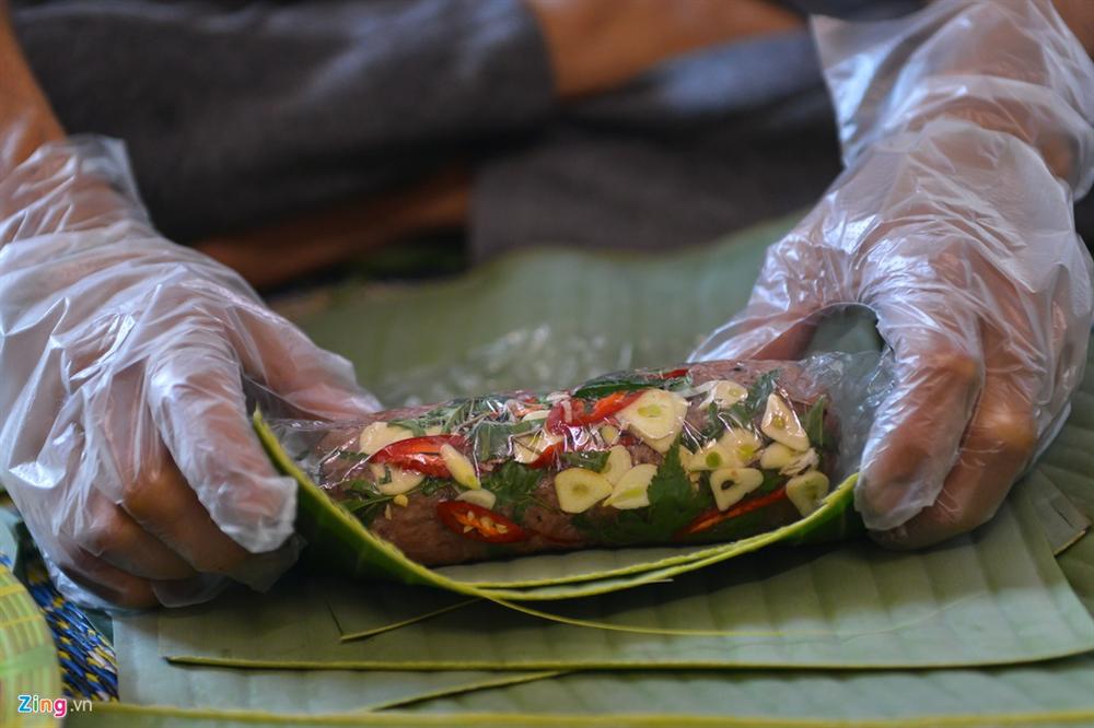 Làm 1.000 chiếc nem chua mỗi ngày dịp cận Tết-9