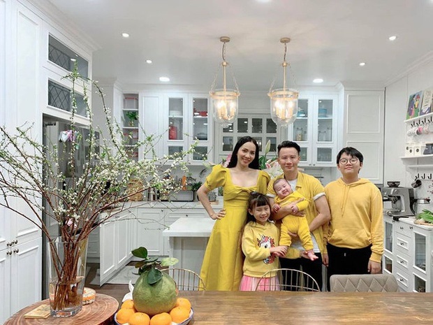 Tăng Thanh Hà khoe mai vàng khắp biệt thự triệu đô, Tuấn Hưng và dàn sao Vbiz hối hả trang trí nhà cửa đón Tết Nguyên đán-7