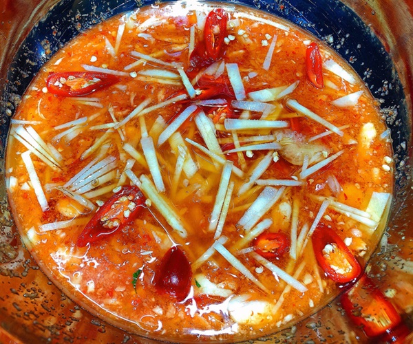 Tết này tôi làm dưa cà muối giòn ngon cực phẩm, ăn với gì cũng ngon-3