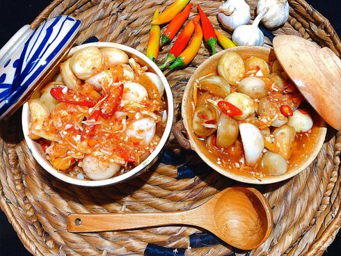 Tết này tôi làm dưa cà muối giòn ngon cực phẩm, ăn với gì cũng ngon