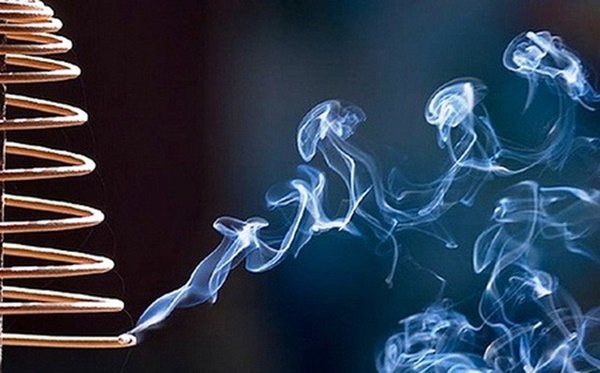 Ngày Tết thắp hương cần nhớ những điều này kẻo hại cả nhà-1