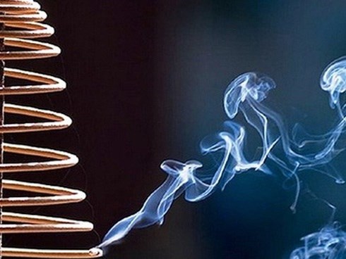 Ngày Tết thắp hương cần nhớ những điều này kẻo 'hại cả nhà'