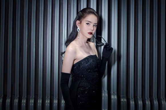 Hoa hậu chuyển giới Thái Lan phẫu thuật thẩm mỹ để trở lại làm nam giới dù bạn đời khó chấp nhận-3