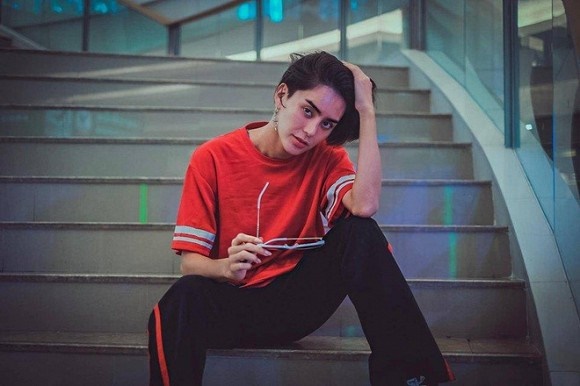 Hoa hậu chuyển giới Thái Lan phẫu thuật thẩm mỹ để trở lại làm nam giới dù bạn đời khó chấp nhận-9