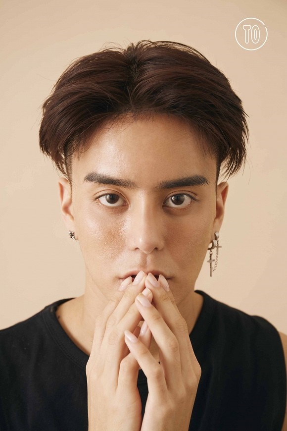 Hoa hậu chuyển giới Thái Lan phẫu thuật thẩm mỹ để trở lại làm nam giới dù bạn đời khó chấp nhận-15