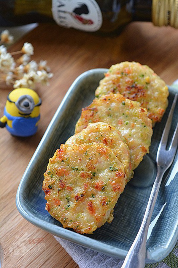 Con lười ăn đạm, tôi làm ngay món chả tôm thịt thơm ngon, bé ăn thun thút!-5