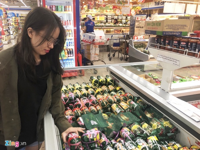 Giò lụa hơn 300.000 đồng/kg vẫn cháy hàng dịp Tết-2