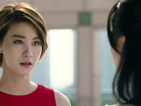 Dặn vợ tới 1 địa chỉ nhận bánh chưng đặt Tết, vợ mang về lật đến chiếc bánh thứ 3 thì tá hỏa gọi ngay chồng về đối chất