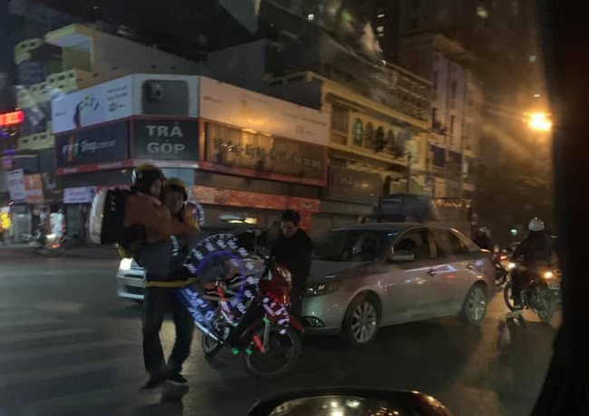 Tài xế Bebike làm cô gái chấn thương đưa vào viện xong lẩn khiến nhiều người bức xúc-1