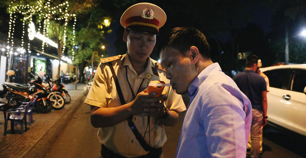 10 thứ về Tết được Google nhiều nhất bởi người Việt: Nhu cầu sống ảo là nhất, phạt nồng độ cồn xếp thứ 2-1