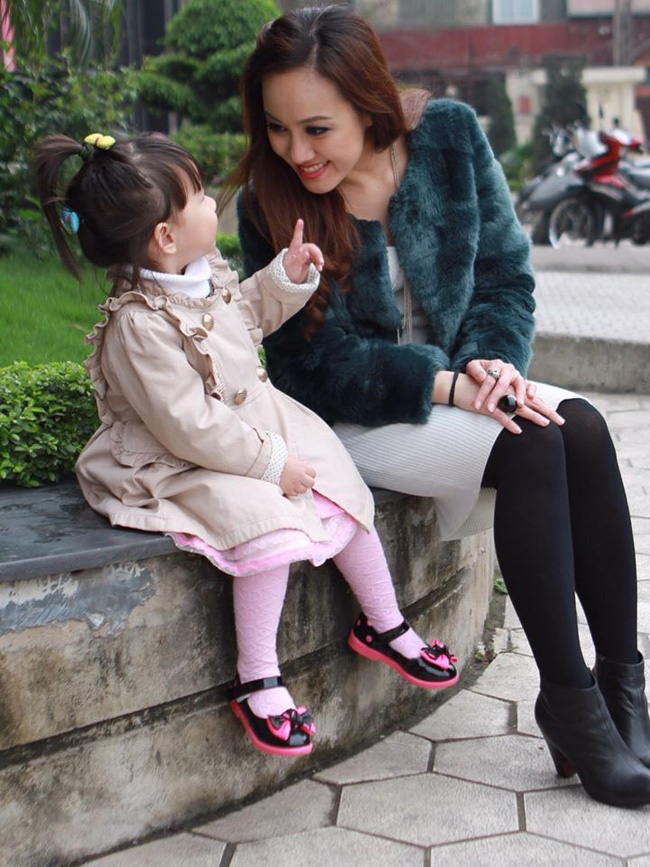 BTV Hoài Anh nghiện con không rời nửa bước khiến ông xã phải than 2 tháng không thèm nhìn chồng nhưng cách giáo dục nghiêm khắc đầy bất ngờ-2