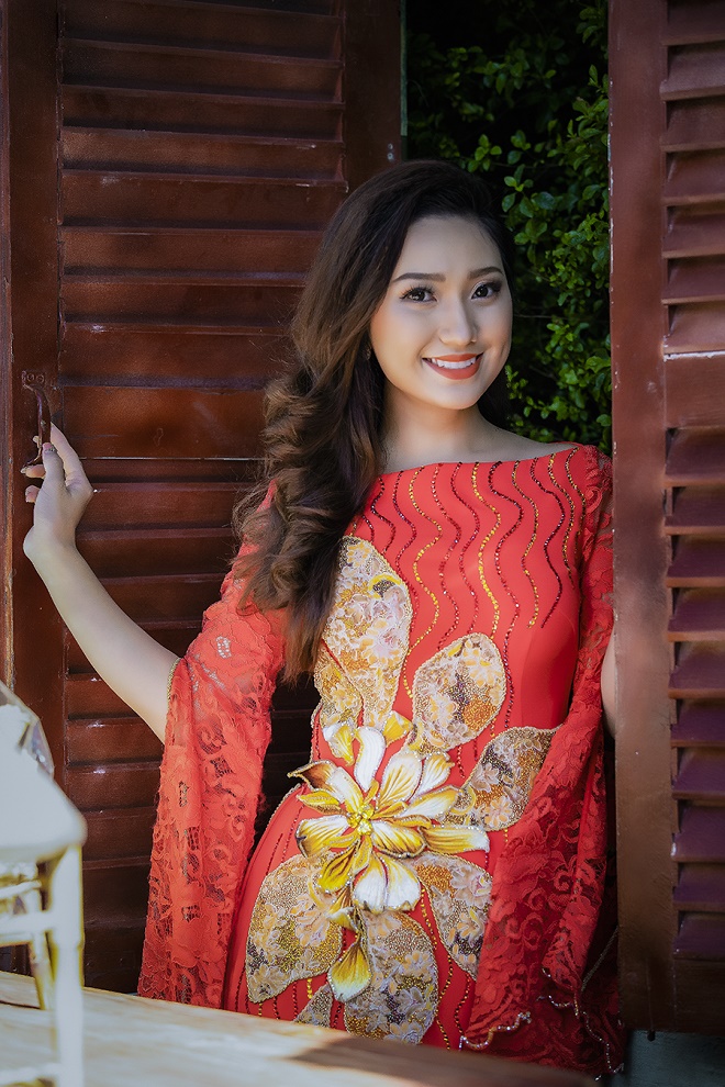Cao Mỹ Kim xinh đẹp và quyến rũ trong tà áo dài-3
