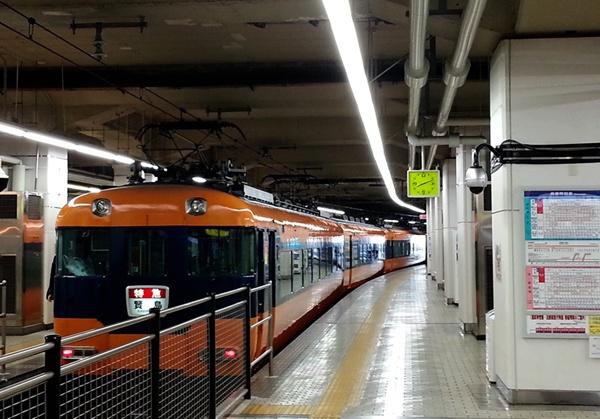 Phẫn nộ: Bố qua đời trong cô độc, con trai vứt tro cốt vào nhà vệ sinh công cộng vì sợ đem về sẽ bị mẹ mắng-3