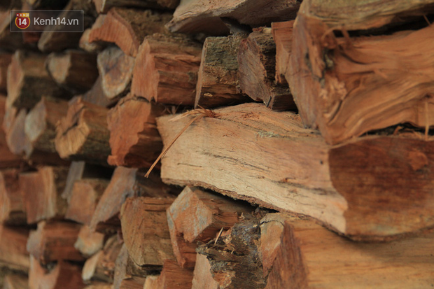 Người làng Vũ Đại đeo mặt nạ, xuyên đêm nấu cá kho bạc triệu phục vụ Tết cổ truyền-14