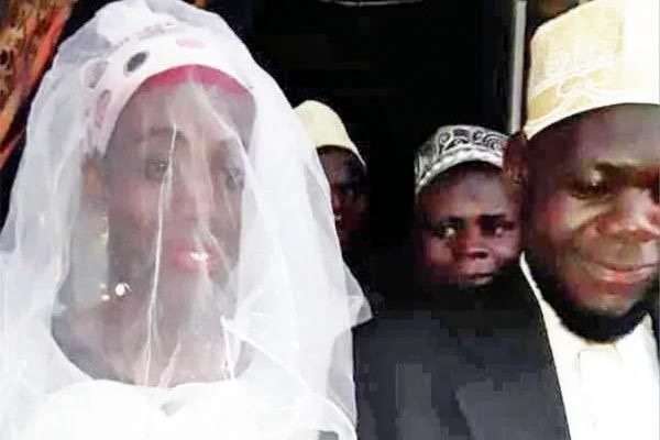 Chồng phát hiện bí mật động trời về vợ sau hai tuần cưới-1