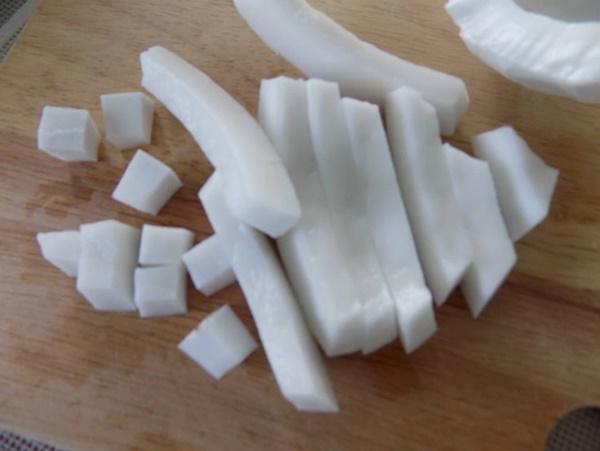 Đổi gió” với mứt dừa viên vừa đơn giản mà ngon đãi khách dịp Tết-1