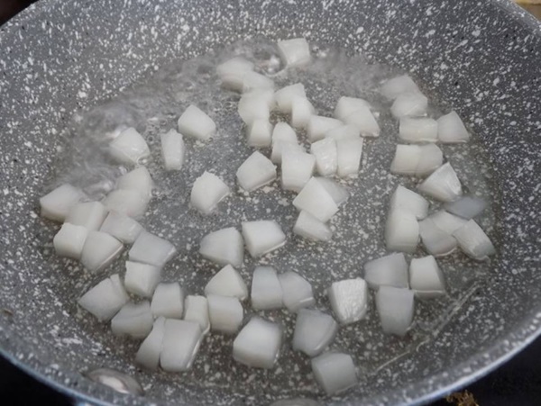 Đổi gió” với mứt dừa viên vừa đơn giản mà ngon đãi khách dịp Tết-5